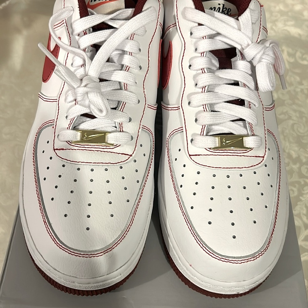 Nike Air Force 1 ‘07 Men’s 10.5 White University Red